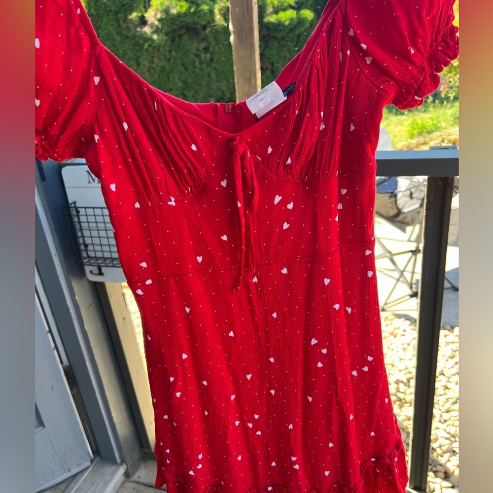 Size 3 B. Smart juniors short sleeved red heart dress - Picture 3 of 5